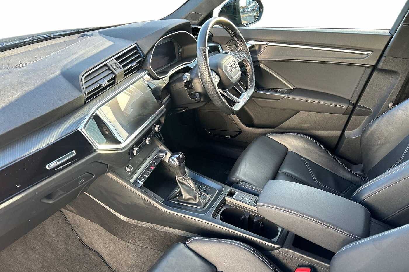 Used Audi Q3 2023 for sale - 76800401: Photo 2