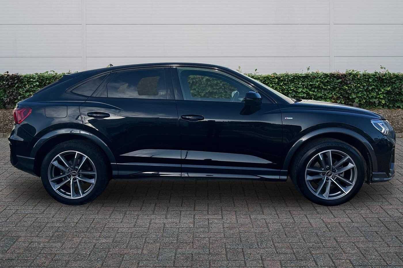 Used Audi Q3 2023 for sale - 76800401: Photo 4