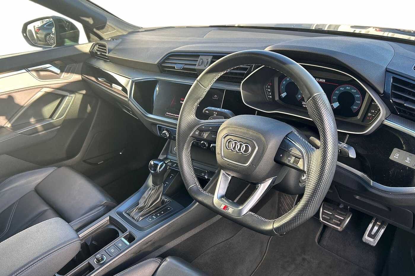 Used Audi Q3 2023 for sale - 76800401: Photo 6
