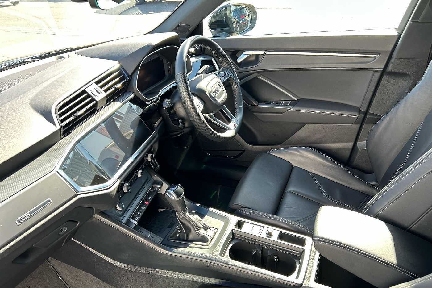 Used Audi Q3 2024 for sale - 76123951: Photo 2