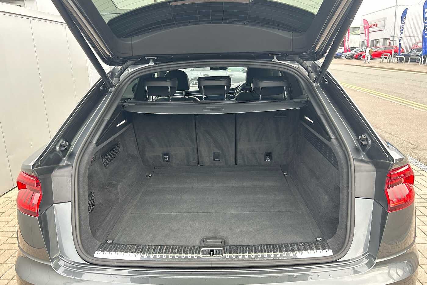 Used Audi Q8 2021 for sale - 76043968: Photo 12