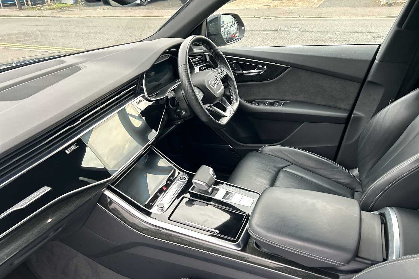 Used Audi Q8 2021 for sale - 76043968: Photo 2