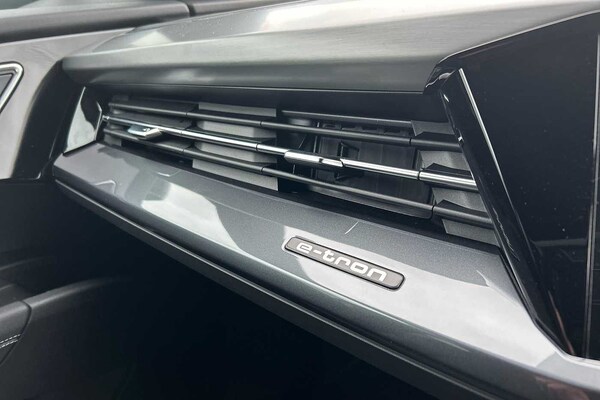 Used Audi Q4 e-tron 2023 for sale - 69552866: Photo 16