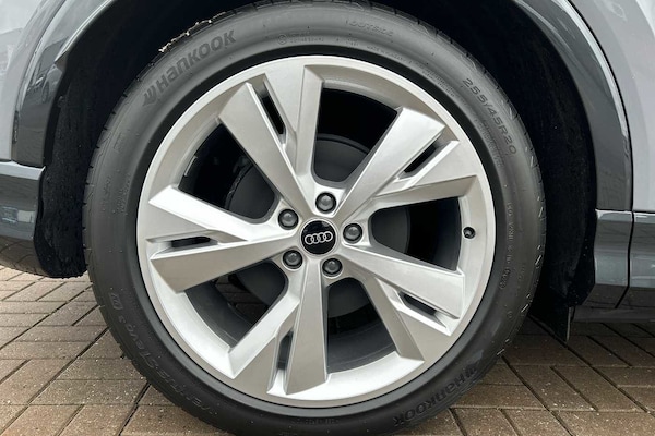 Used Audi Q4 e-tron 2023 for sale - 69552866: Photo 5