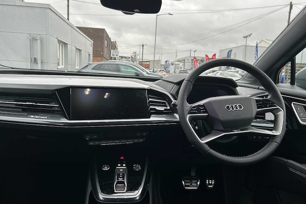 Used Audi Q4 e-tron 2023 for sale - 69552866: Photo 9