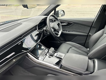 Used Audi Q7 2025 for sale - 76228856: Photo 2