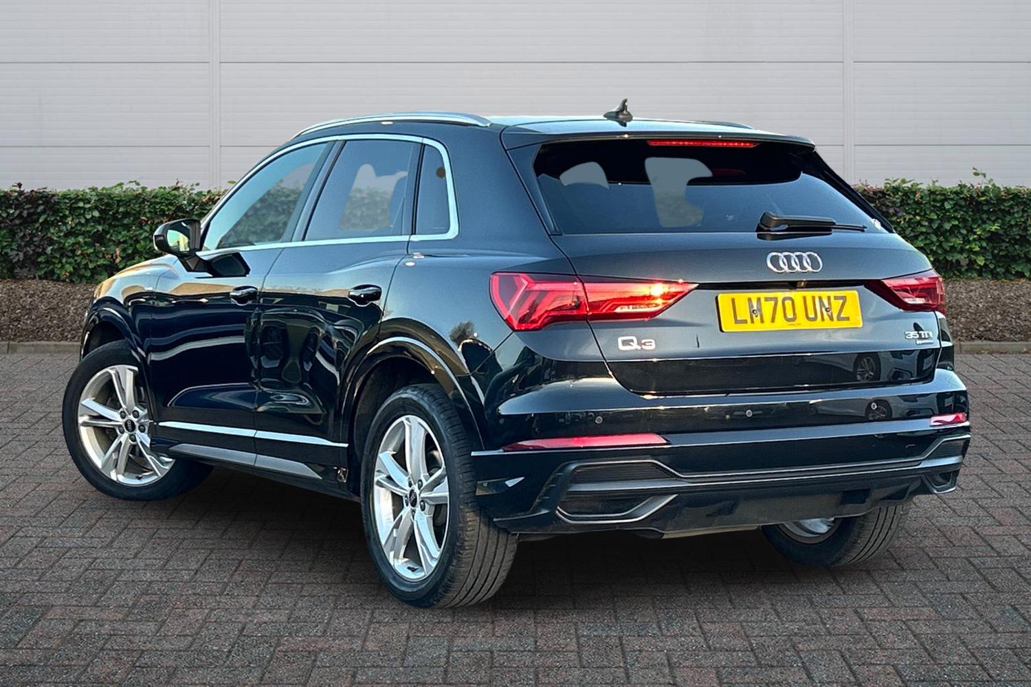 Used Audi Q3 2021 for sale - 77725019: Photo 2