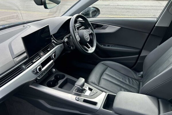 Used Audi A4 2022 for sale - 76043945: Photo 2
