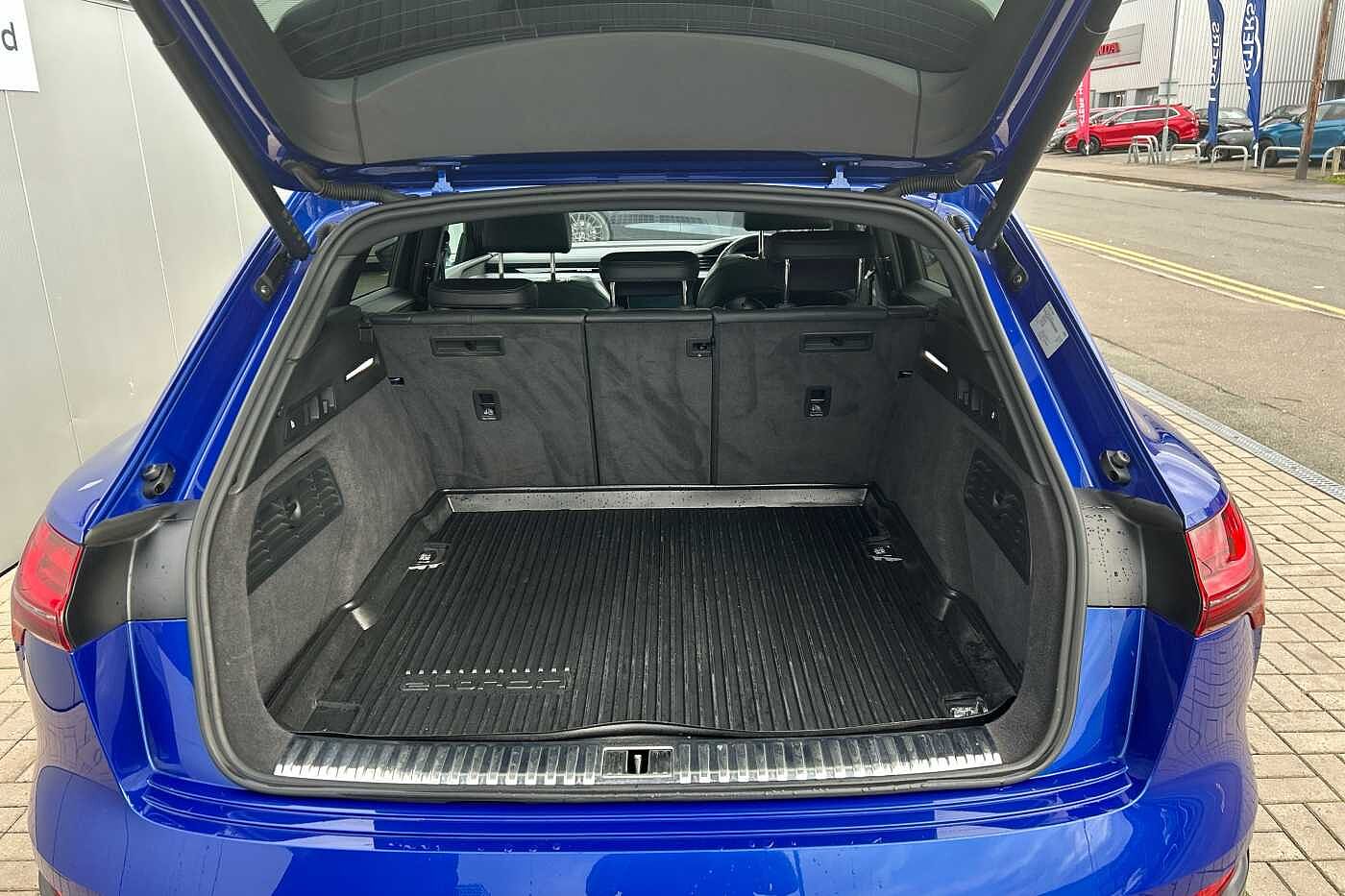 Used Audi Q8 e-tron 2023 for sale - 76296962: Photo 12