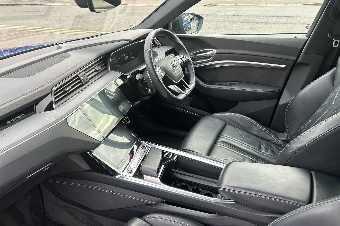 Used Audi Q8 e-tron 2023 for sale - 76296962: Photo 2