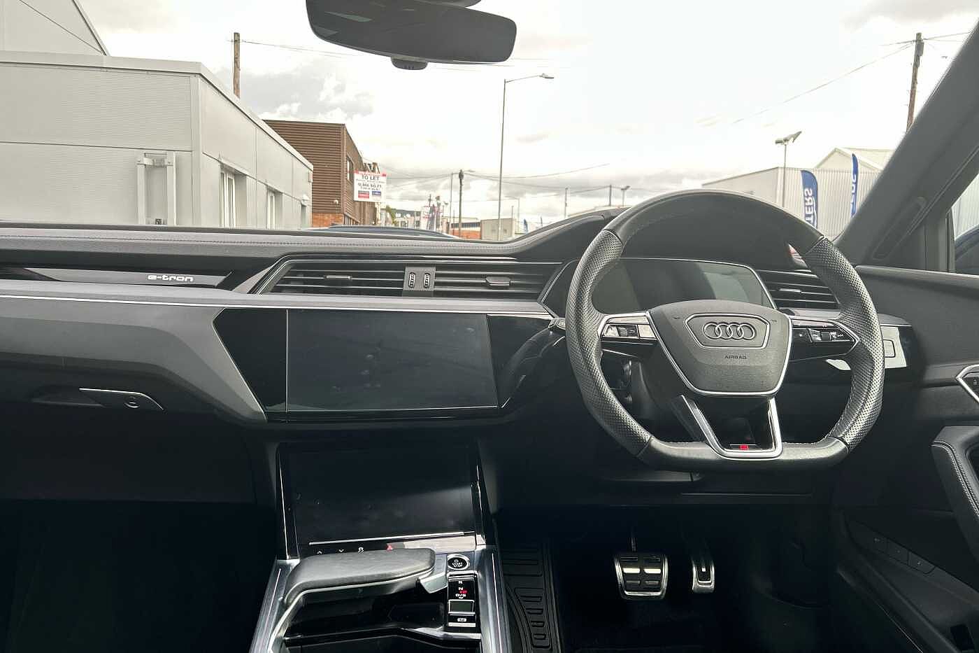 Used Audi Q8 e-tron 2023 for sale - 76296962: Photo 9