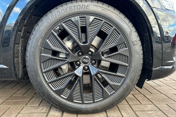 Used Audi Q8 2023 for sale - 76154370: Photo 5