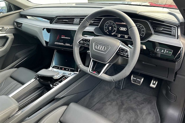 Used Audi Q8 2023 for sale - 76154370: Photo 6