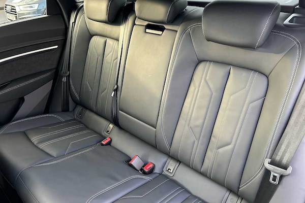 Used Audi Q8 2023 for sale - 76154370: Photo 8