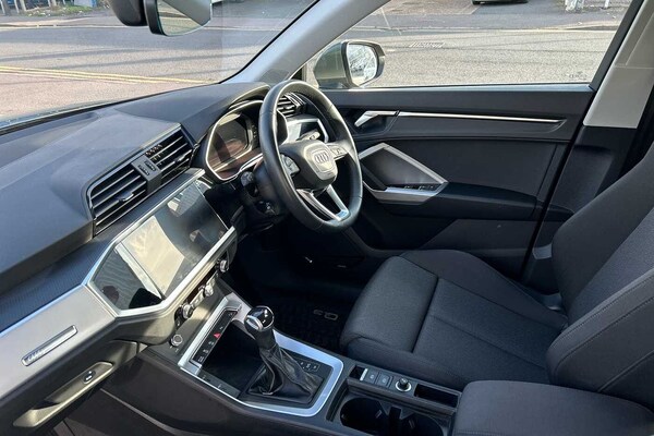Used Audi Q3 2022 for sale - 76061670: Photo 2