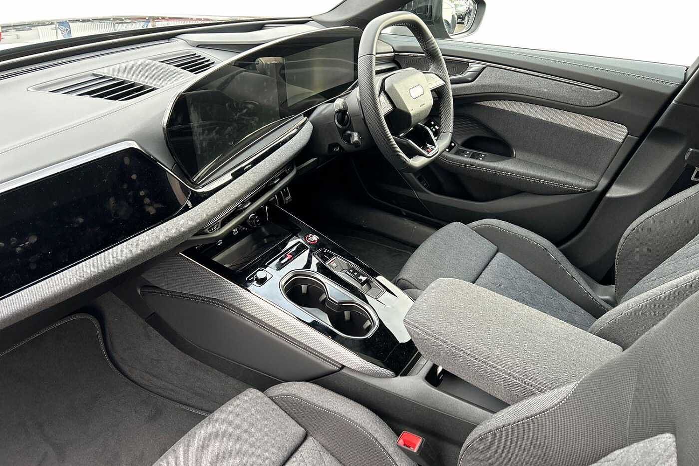 Used Audi A6 Saloon 2025 for sale - 77124811: Photo 2