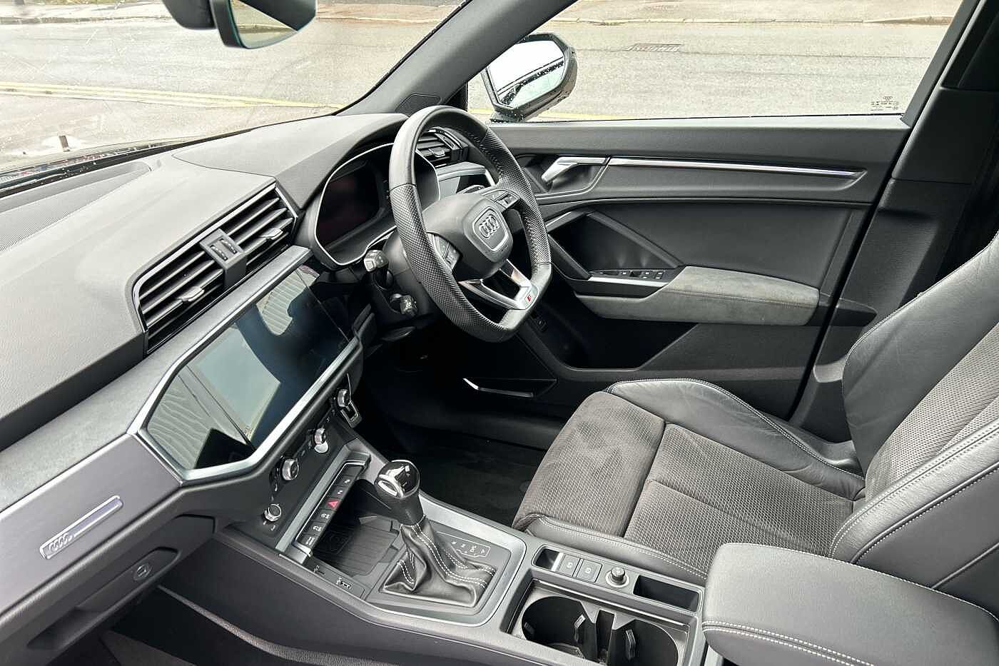 Used Audi Q3 2019 for sale - 75758216: Photo 2