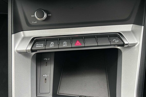 Used Audi Q3 2025 for sale - 76123879: Photo 16
