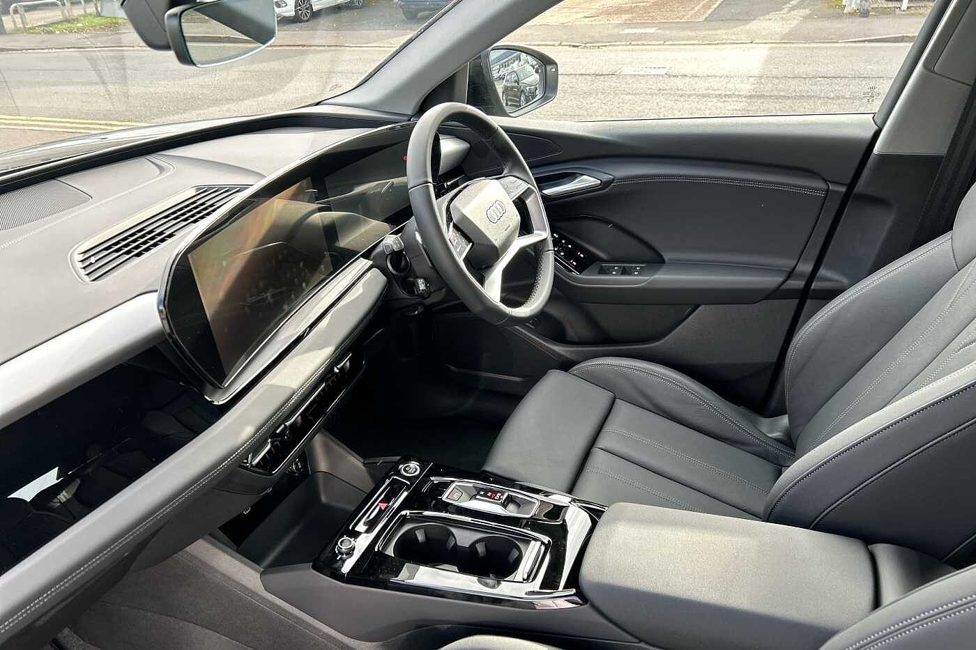 Used Audi Q6 e-tron 2025 for sale - 76458587: Photo 2