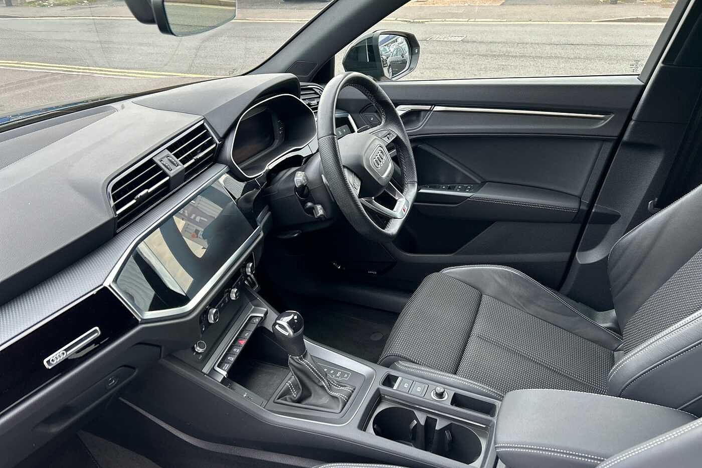 Used Audi Q3 2023 for sale - 76043985: Photo 2