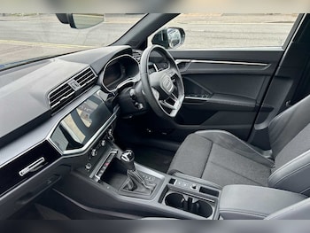 Used Audi Q3 2023 for sale - 76043985: Photo 2
