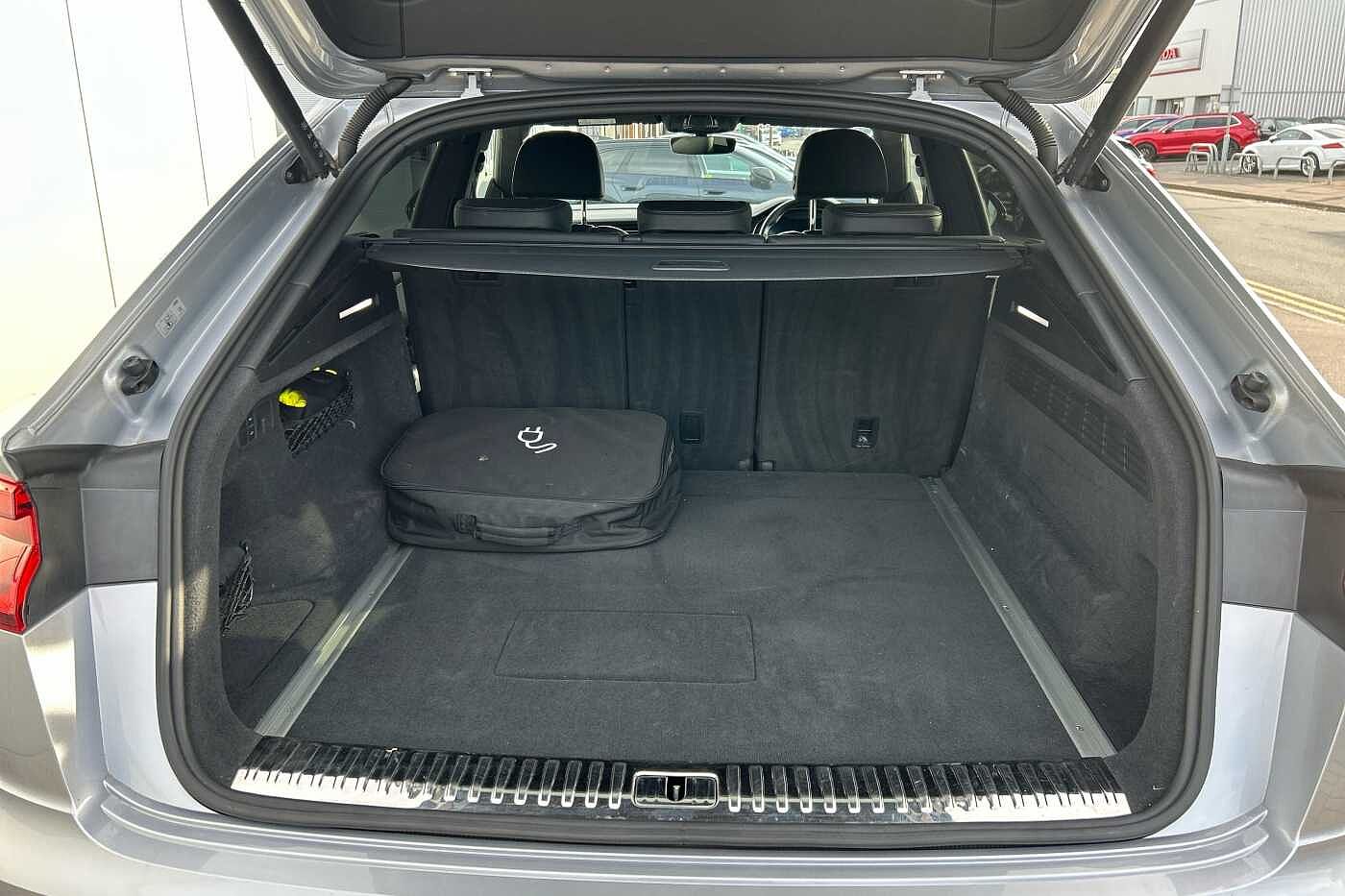 Used Audi Q8 2021 for sale - 76372383: Photo 12