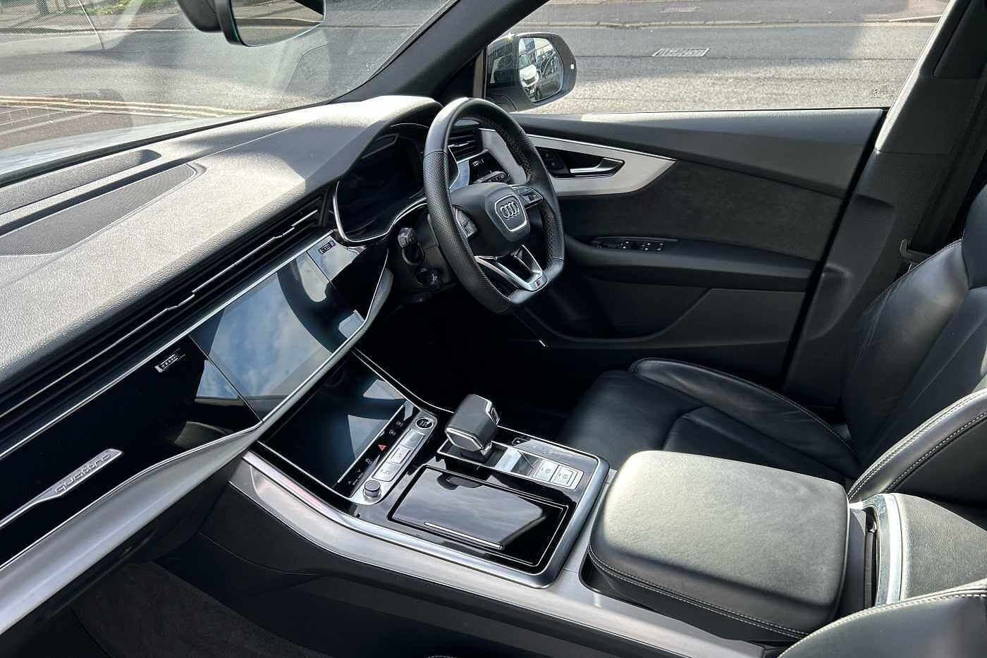 Used Audi Q8 2021 for sale - 76372383: Photo 2