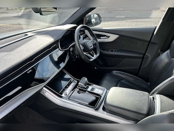 Used Audi Q8 2021 for sale - 76372383: Photo
