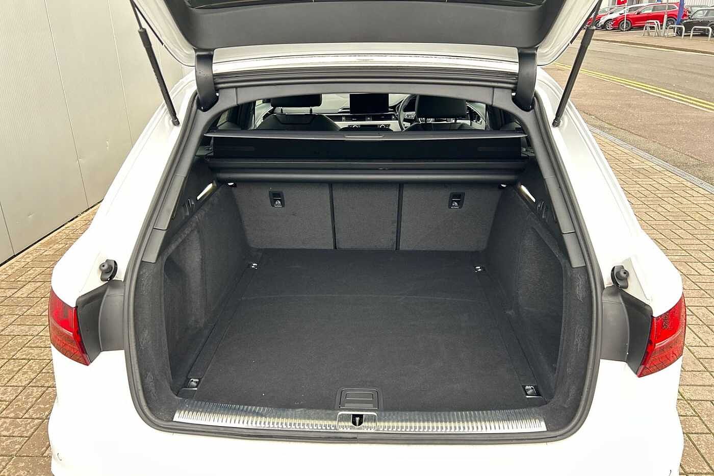 Used Audi A4 Avant 2024 for sale - 76609255: Photo 11