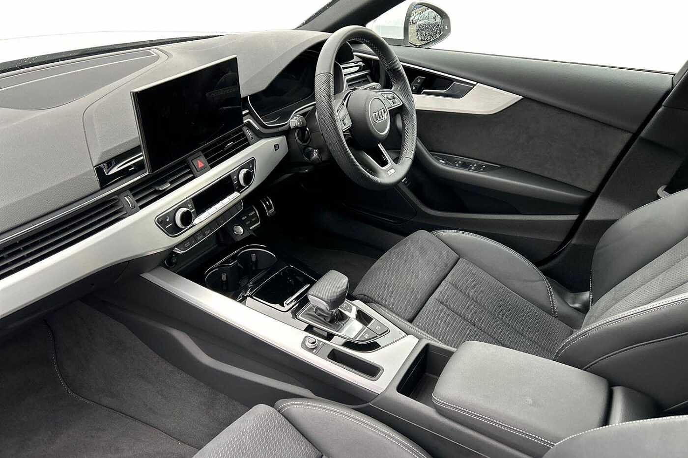 Used Audi A4 Avant 2024 for sale - 76609255: Photo 2