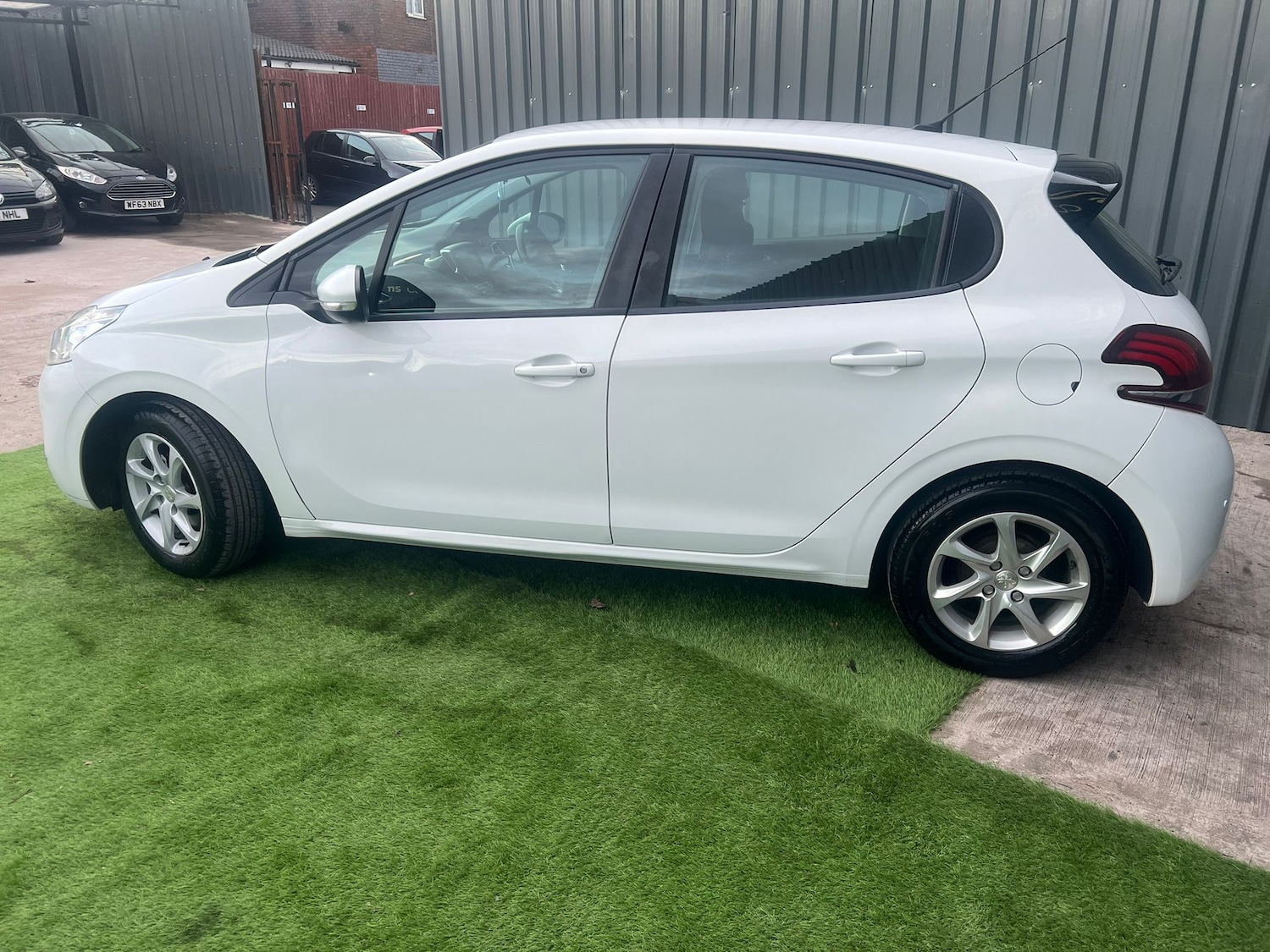 Used Peugeot 208 for sale - 78092351: Photo 4