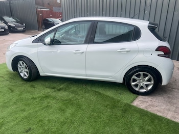 Used Peugeot 208 2016 for sale - 78843945: Photo