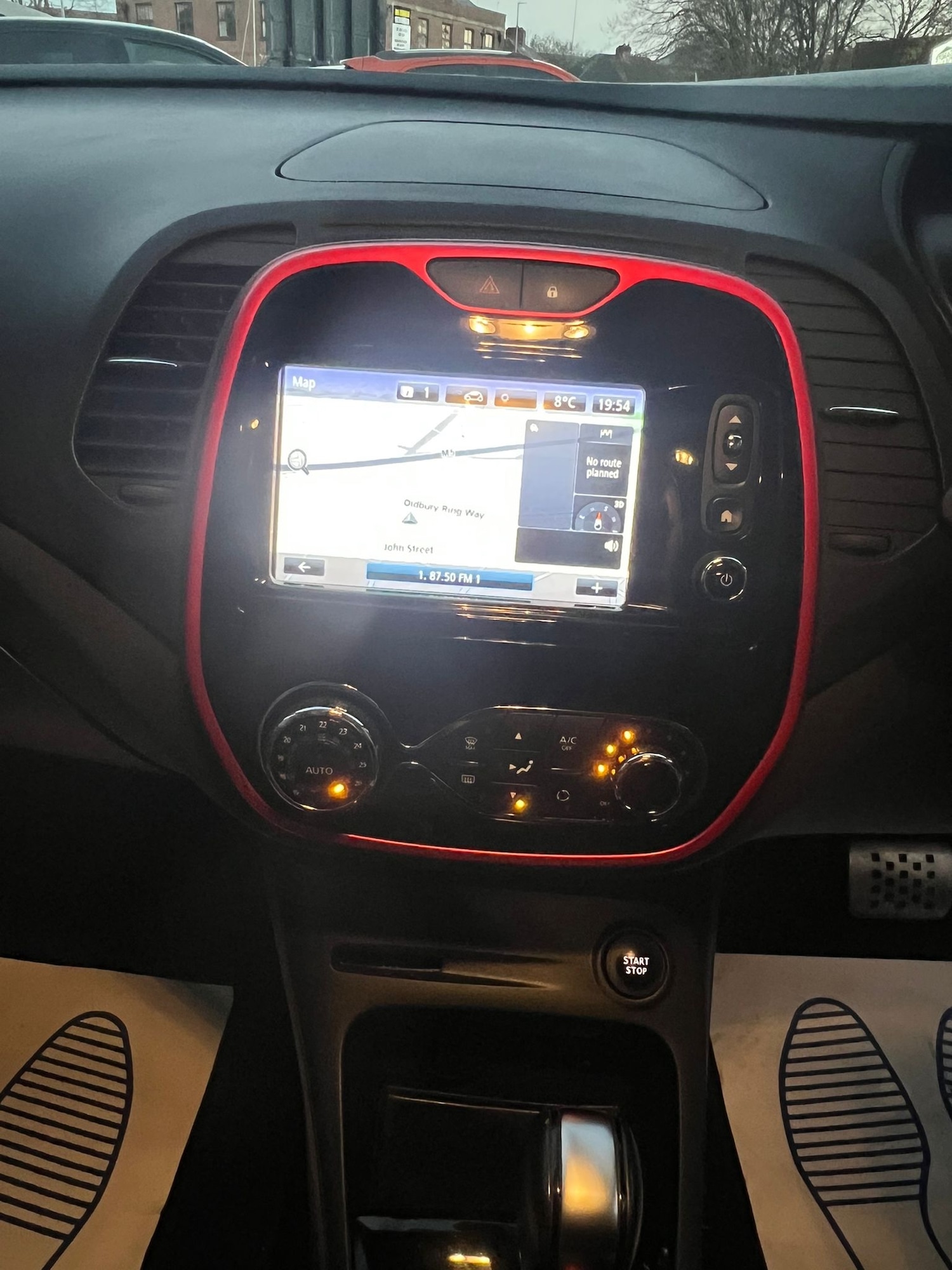 Used Renault Captur for sale - 78092356: Photo 12