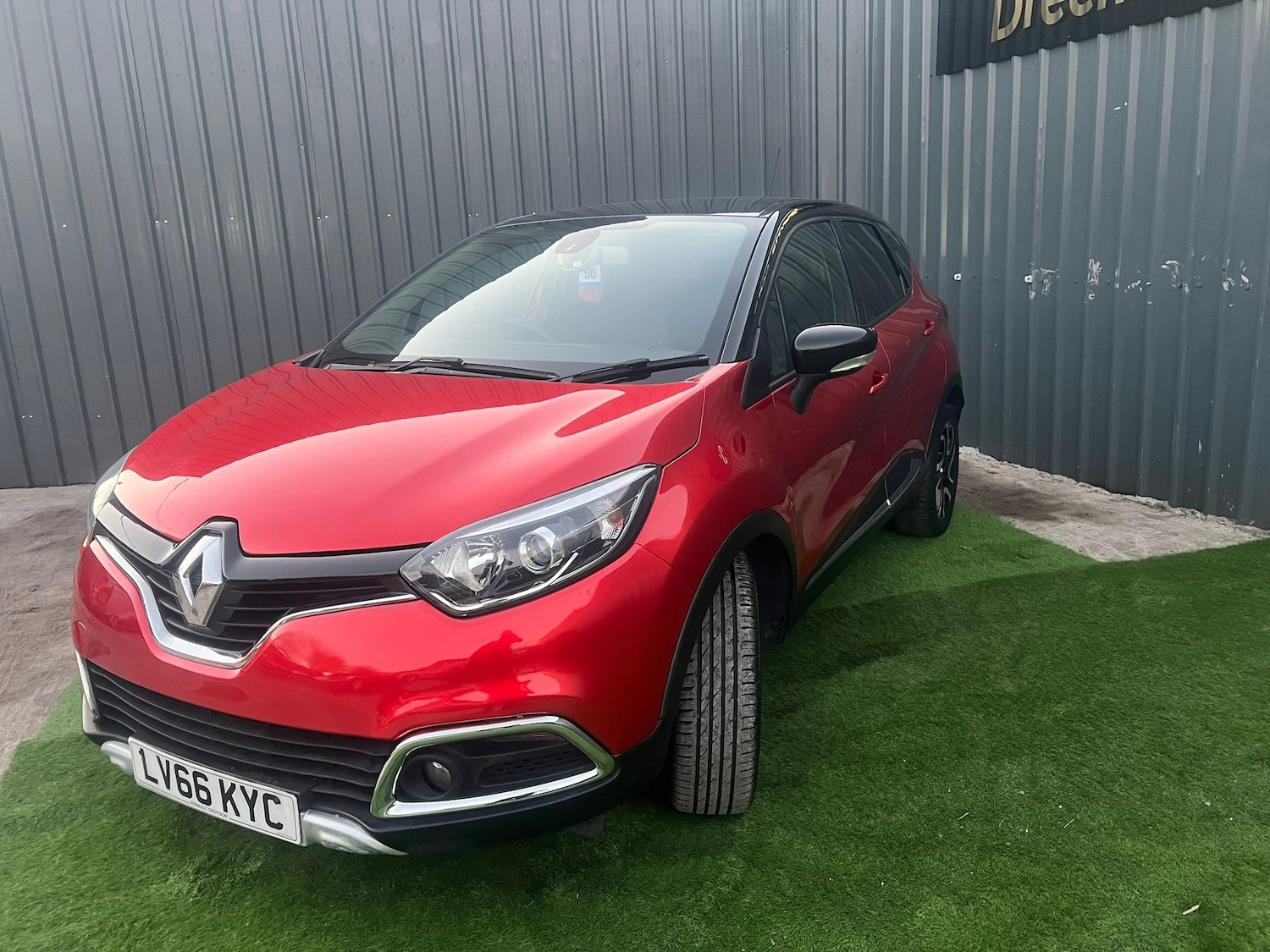 Used Renault Captur for sale - 78092356: Photo 8