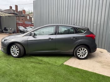 Used Ford Focus 2017 for sale - 79779404: Photo