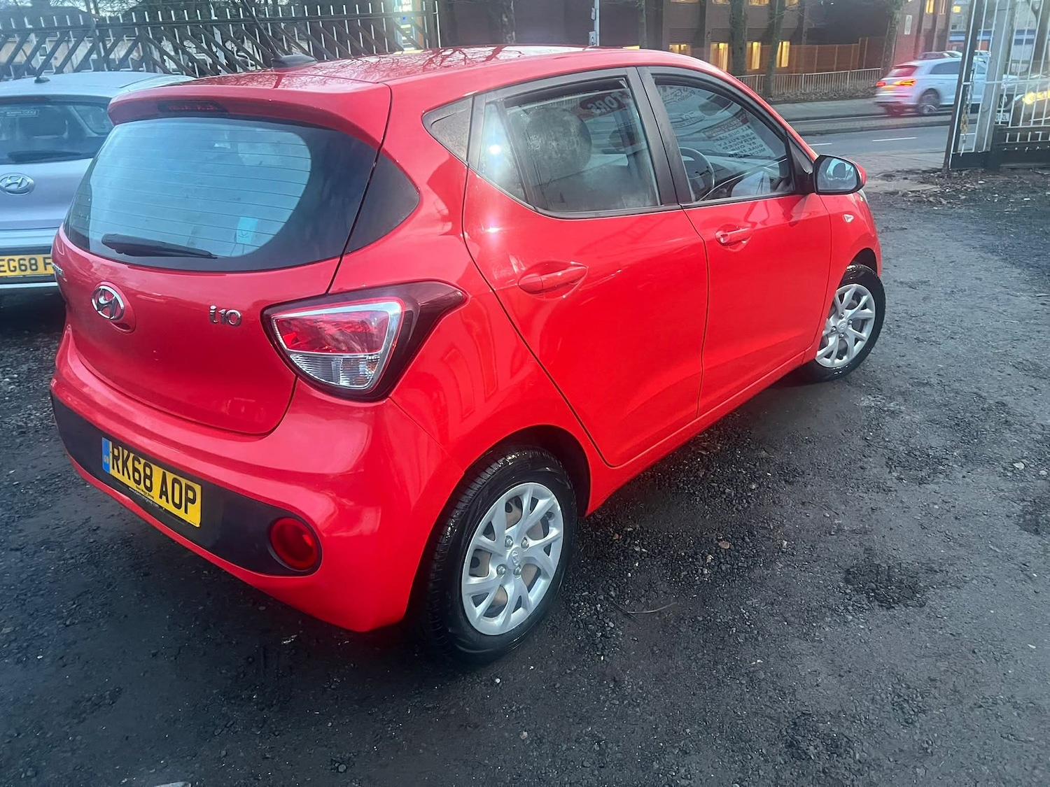 Used Hyundai i10 2018 for sale - 77834747: Photo 4