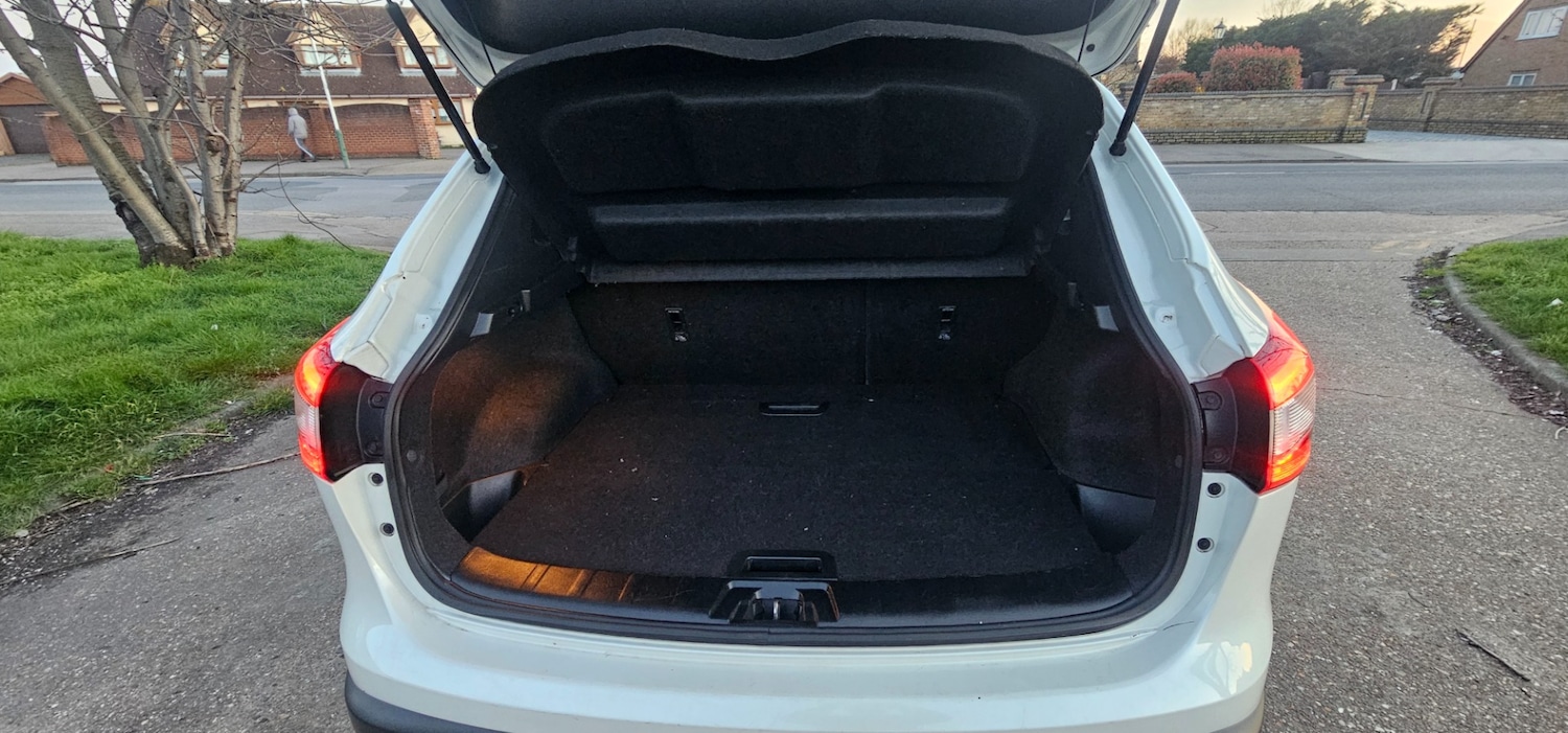 Used Nissan Qashqai 2014 for sale - 77939281: Photo 13