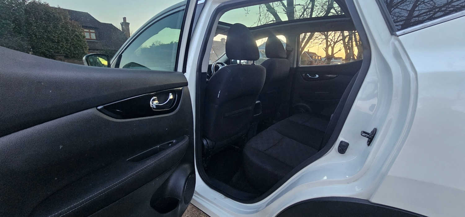 Used Nissan Qashqai 2014 for sale - 77939281: Photo 14