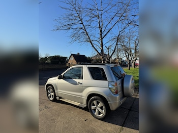 Used Suzuki Grand Vitara 2010 for sale - 77682264: Photo