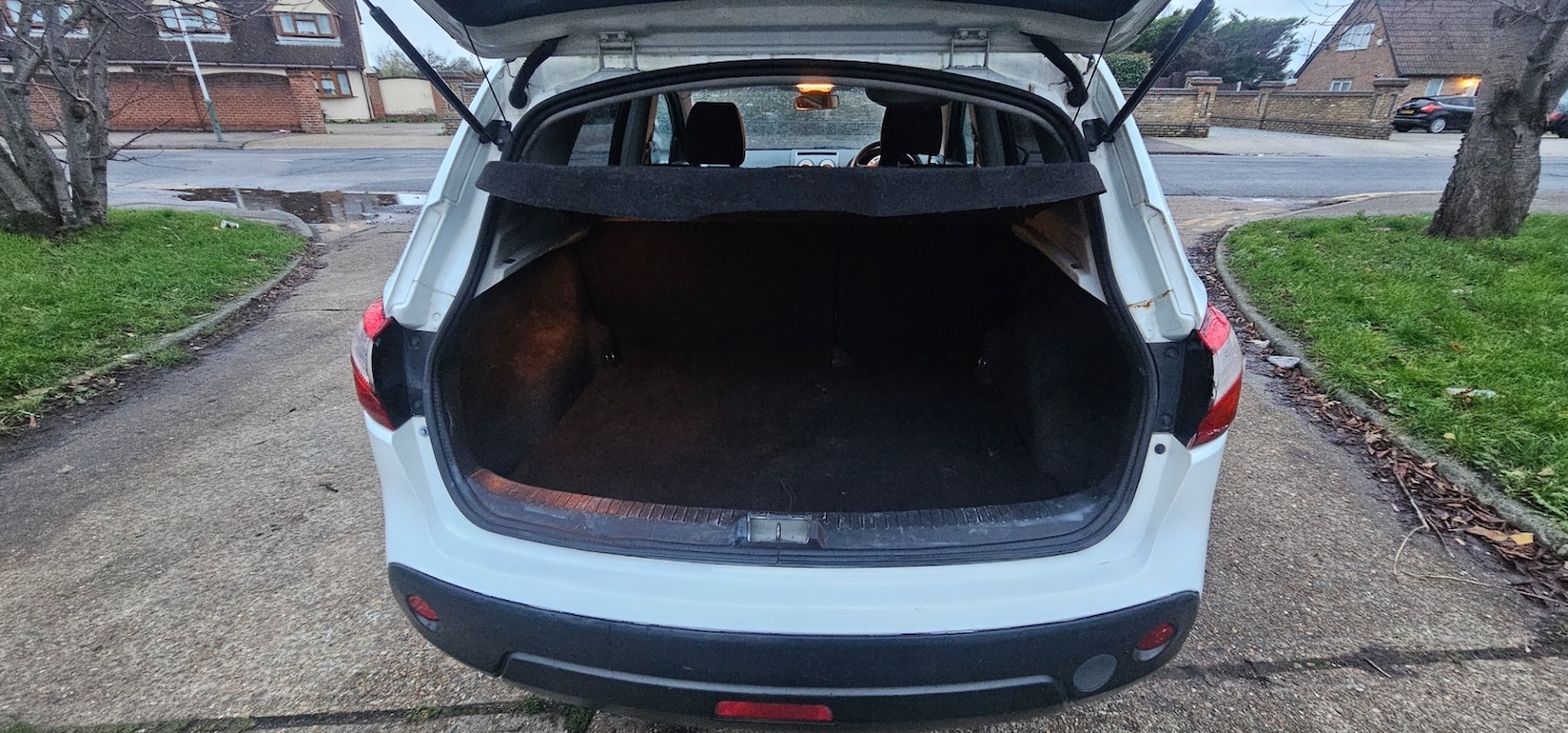 Used Nissan Qashqai 2013 for sale - 76942312: Photo 13