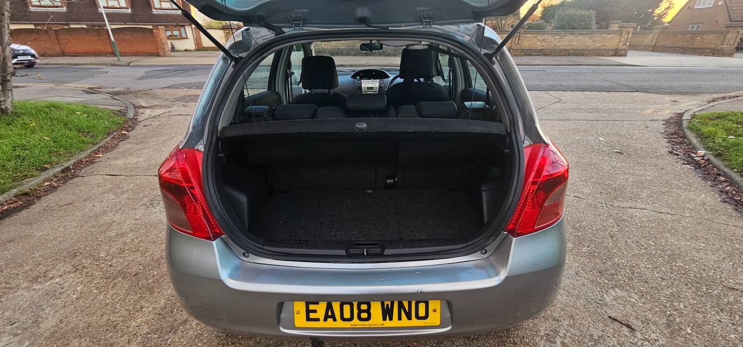 Used Toyota Yaris 2008 for sale - 76759251: Photo 11