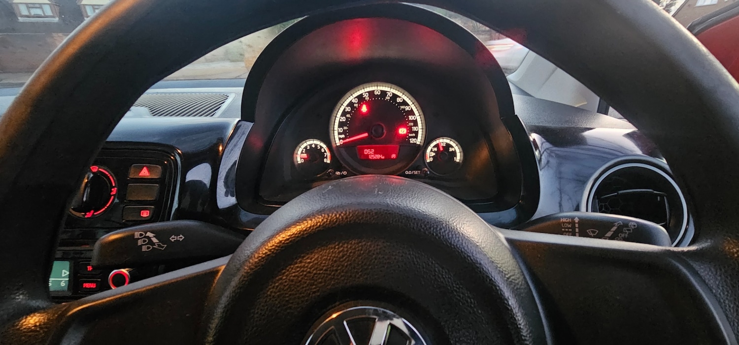 Used Volkswagen up! 2013 for sale - 76785477: Photo 15