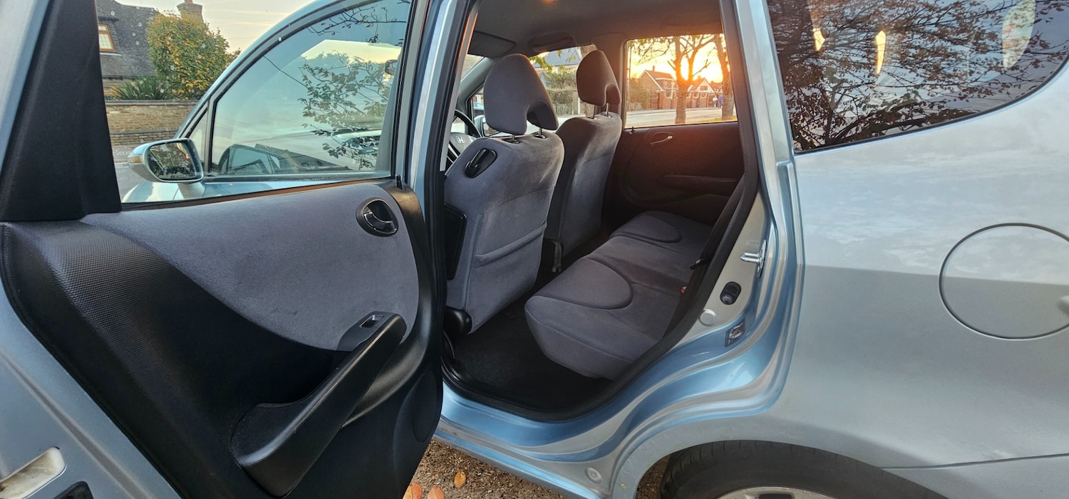 Used Honda Jazz 2007 for sale - 76246404: Photo 14