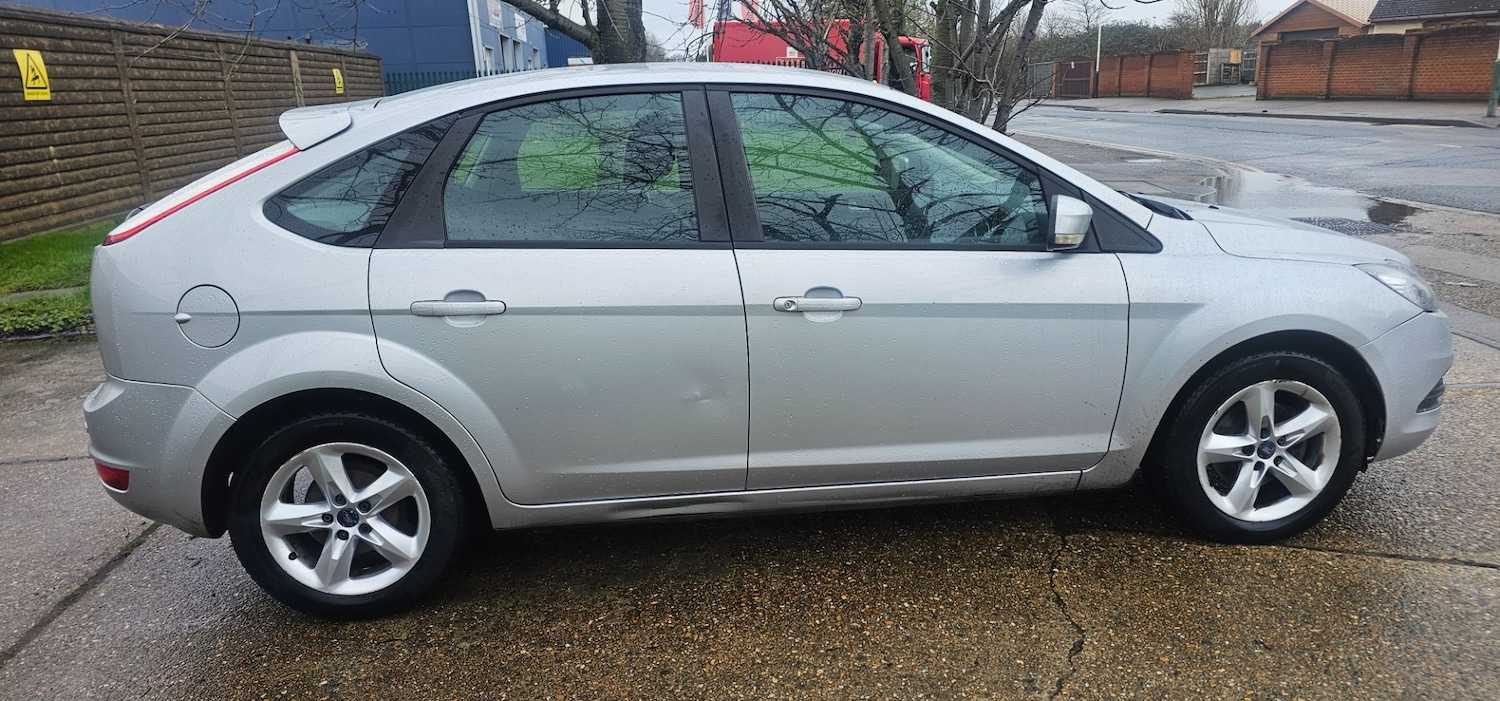 Used Ford Focus 2010 for sale - 77292197: Photo 12