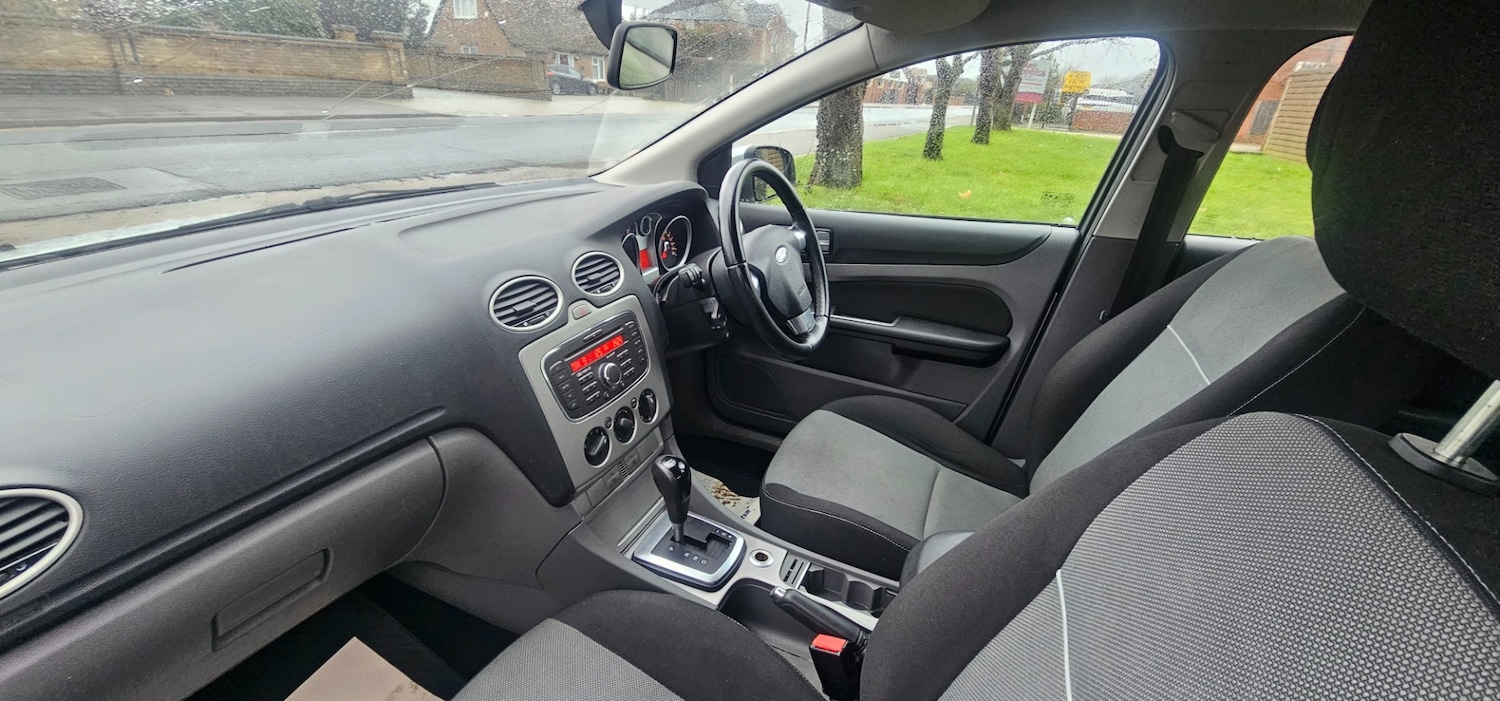 Used Ford Focus 2010 for sale - 77292197: Photo 16