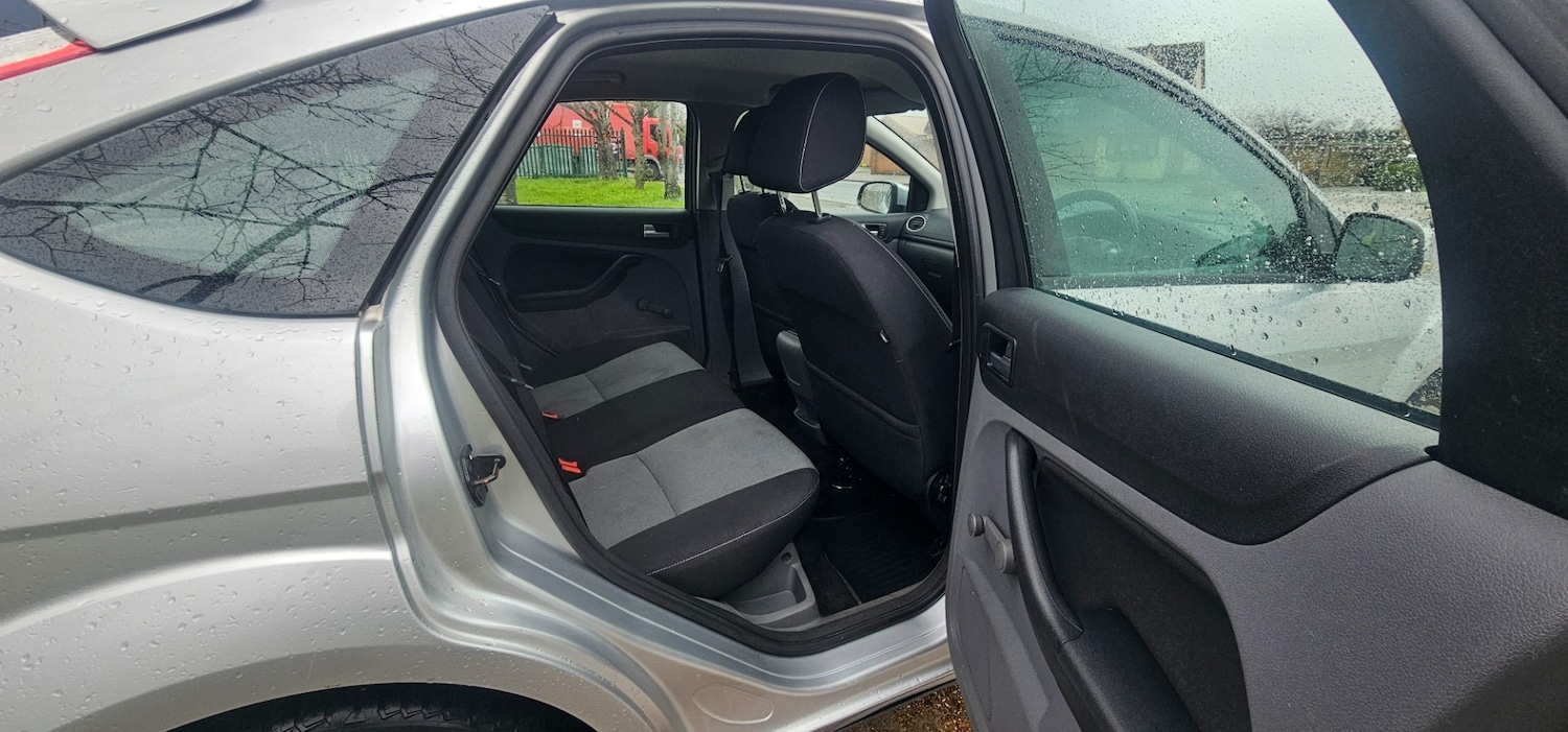 Used Ford Focus 2010 for sale - 77292197: Photo 17