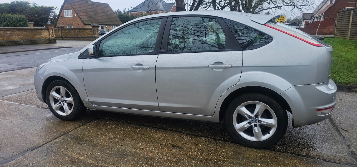 Used Ford Focus 2010 for sale - 77292197: Photo 6