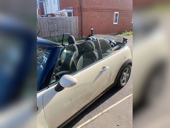 Used MINI Convertible 2010 for sale - 76446378: Photo