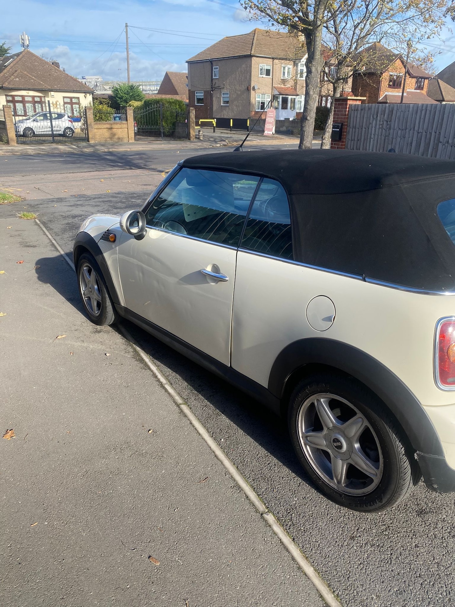 Used MINI Convertible 2010 for sale - 76446378: Photo 3