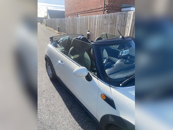 Used MINI Convertible 2010 for sale - 76446378: Photo